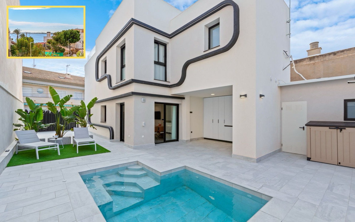4 Bed Townhouse for sale in Torre De La Horadada Costa Blanca, Alicante, Spain