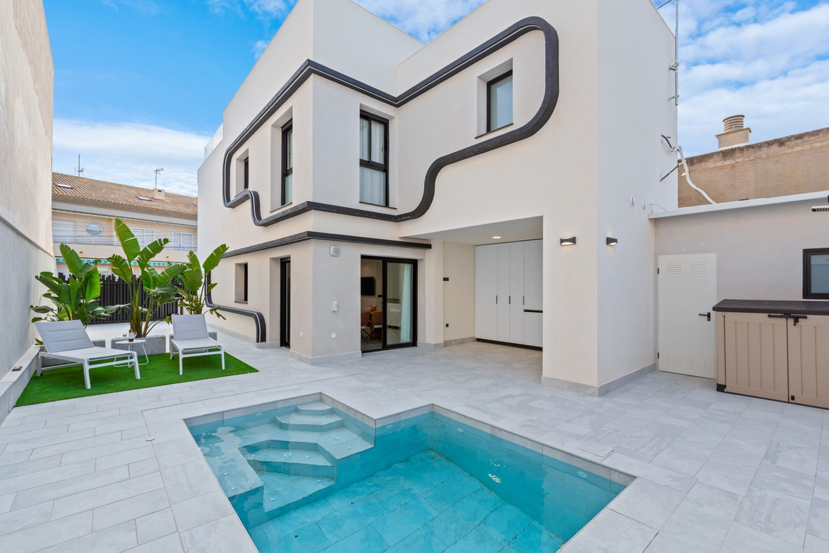 4 Bed Townhouse for sale in Torre De La Horadada Costa Blanca, Alicante, Spain