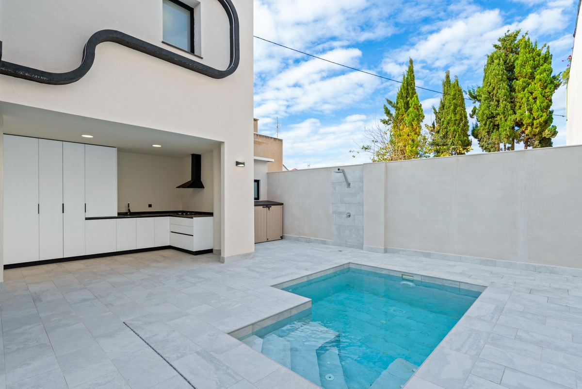 4 Bed Townhouse for sale in Torre De La Horadada Costa Blanca, Alicante, Spain
