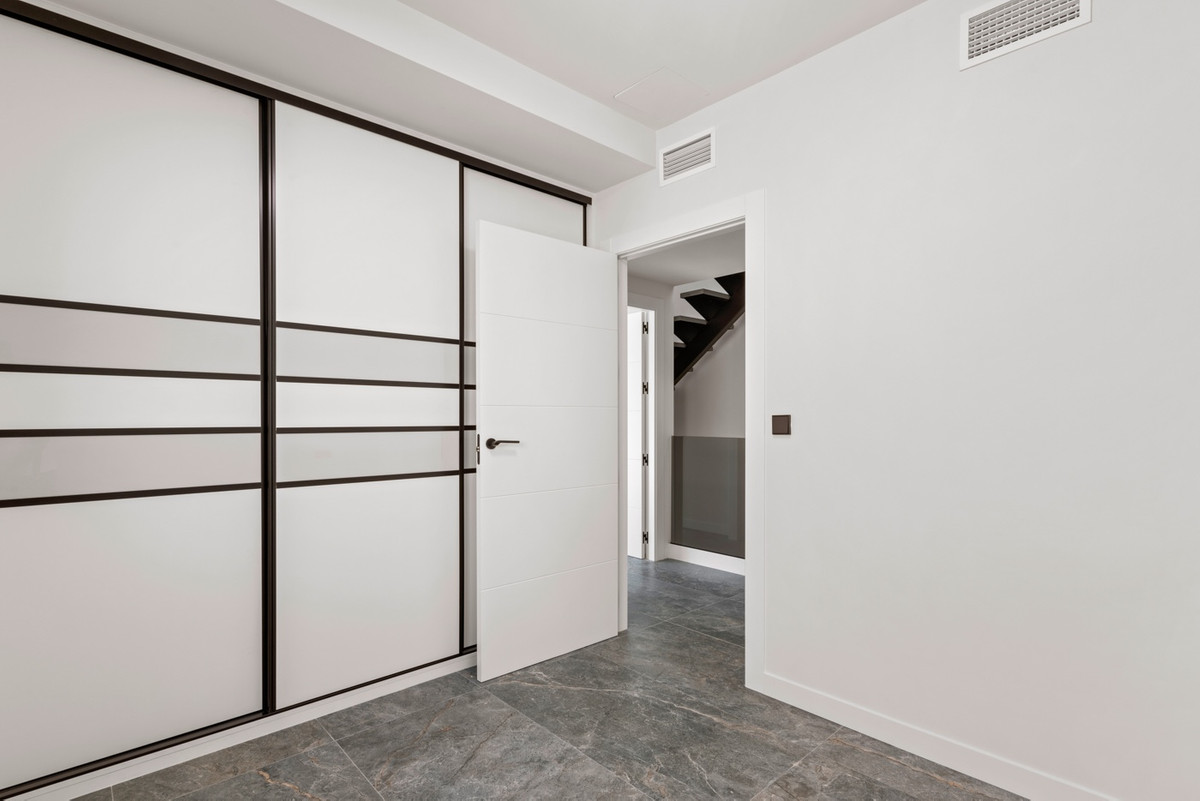 4 Bed Townhouse for sale in Torre De La Horadada Costa Blanca, Alicante, Spain