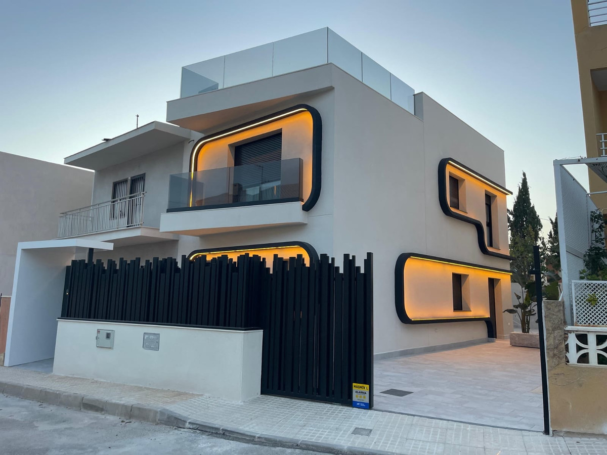 4 Bed Townhouse for sale in Torre De La Horadada Costa Blanca, Alicante, Spain