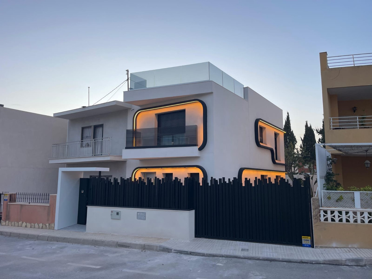 4 Bed Townhouse for sale in Torre De La Horadada Costa Blanca, Alicante, Spain