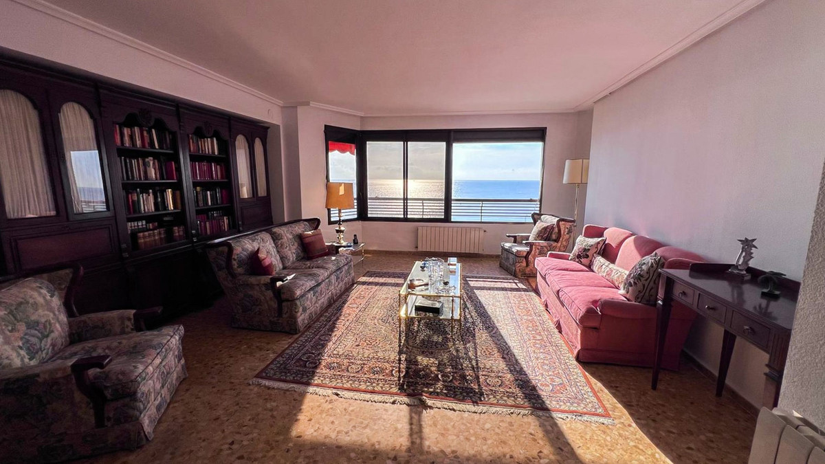 Se vende Apartamento Planta Media de 2 dormitorios en Costa Blanca, Alicante, España