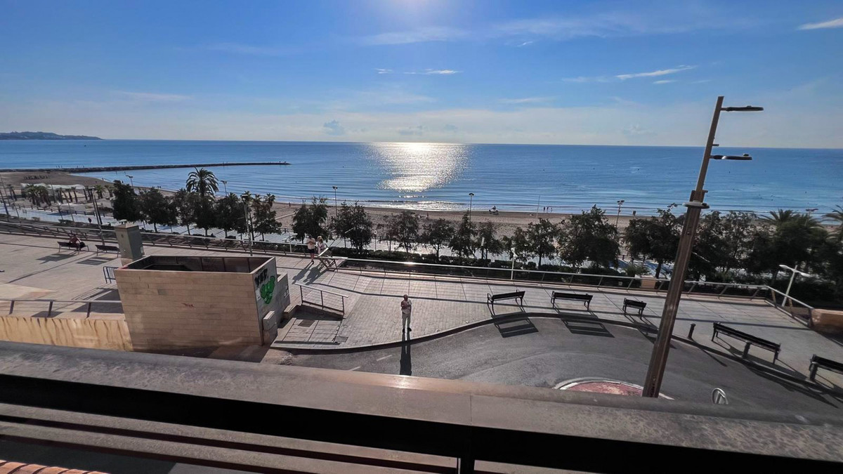 Se vende Apartamento Planta Media de 2 dormitorios en Costa Blanca, Alicante, España