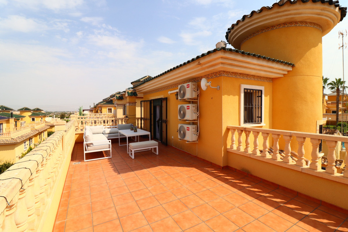 5 Bed Townhouse for sale in Lo Crispin Costa Blanca, Alicante, Spain