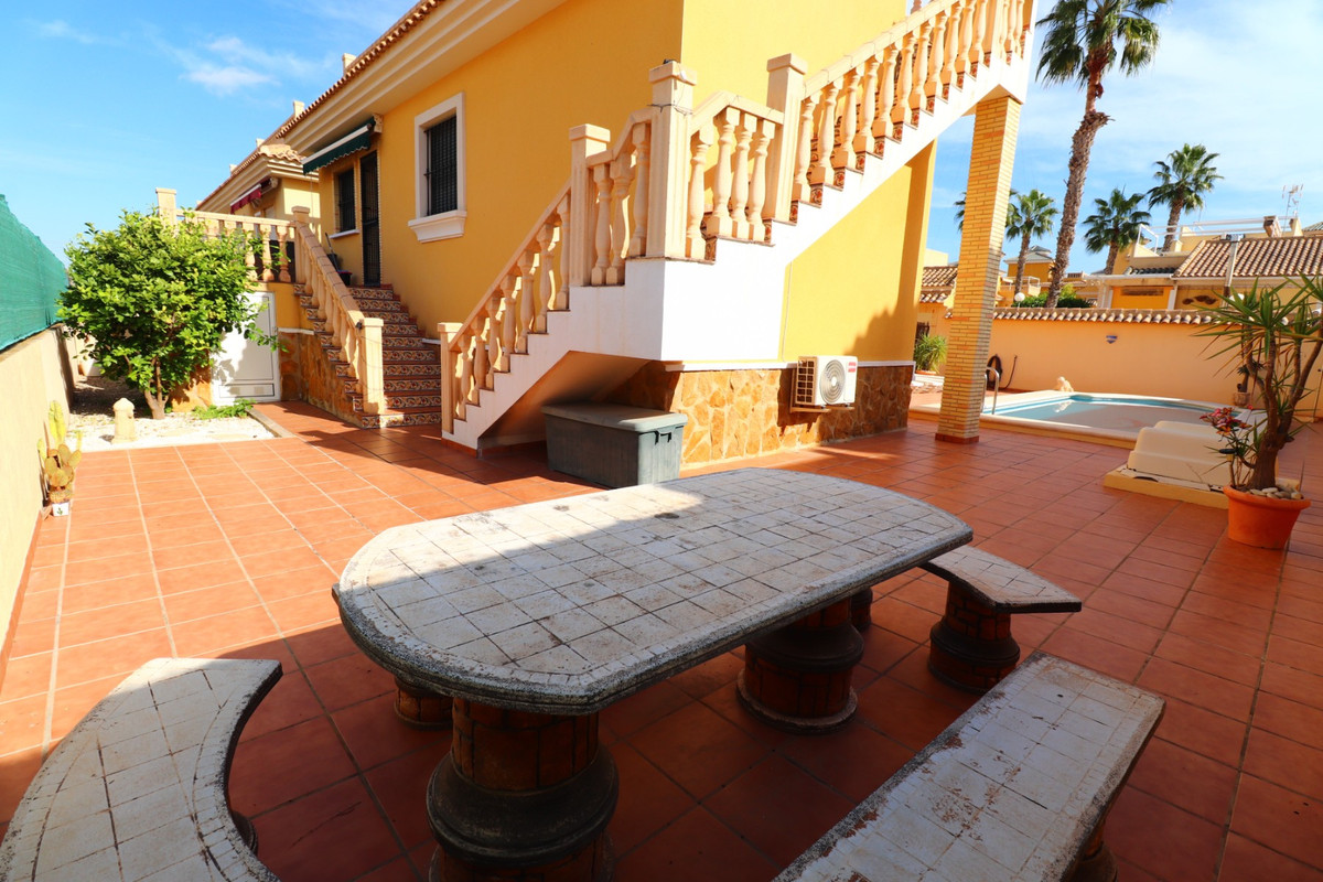 5 Bed Townhouse for sale in Lo Crispin Costa Blanca, Alicante, Spain