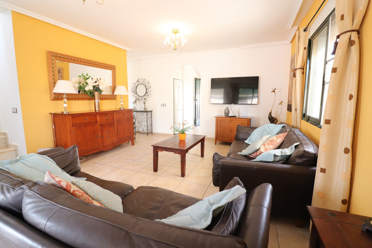 5 Bed Townhouse for sale in Lo Crispin Costa Blanca, Alicante, Spain