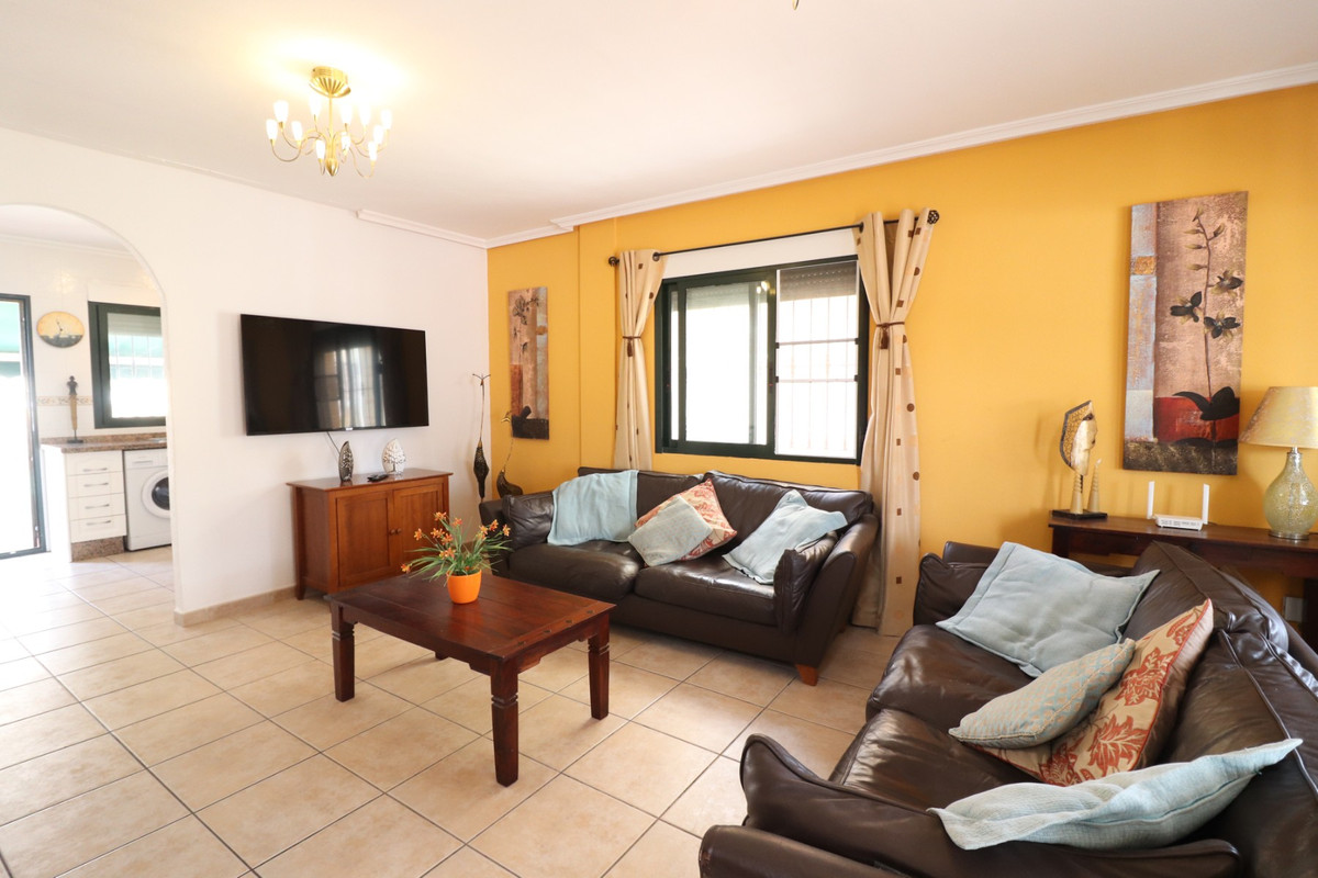 5 Bed Townhouse for sale in Lo Crispin Costa Blanca, Alicante, Spain