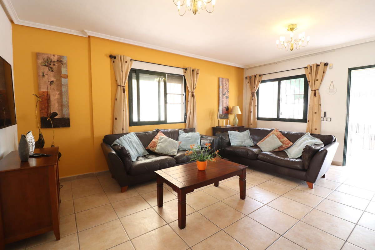 5 Bed Townhouse for sale in Lo Crispin Costa Blanca, Alicante, Spain