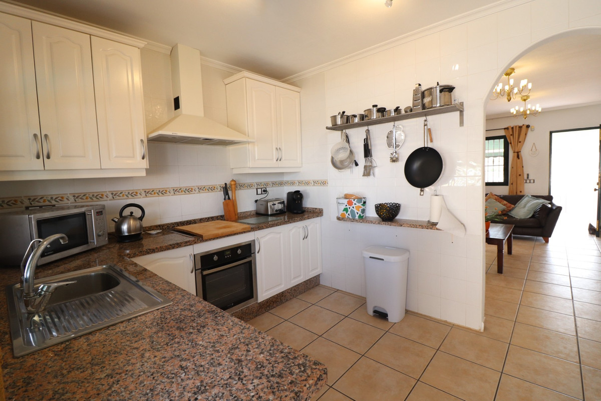 5 Bed Townhouse for sale in Lo Crispin Costa Blanca, Alicante, Spain