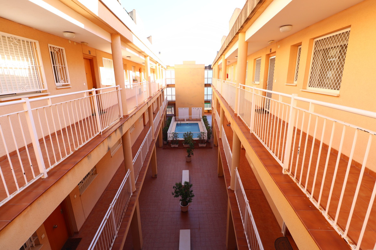 Se vende Apartamento Planta Baja de 3 dormitorios en Costa Blanca, Alicante, España