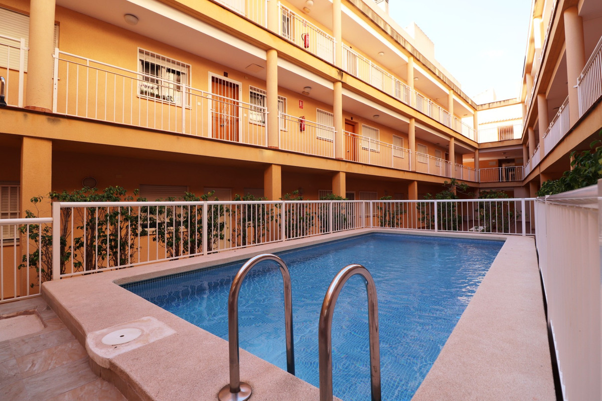 Se vende Apartamento Planta Baja de 3 dormitorios en Costa Blanca, Alicante, España