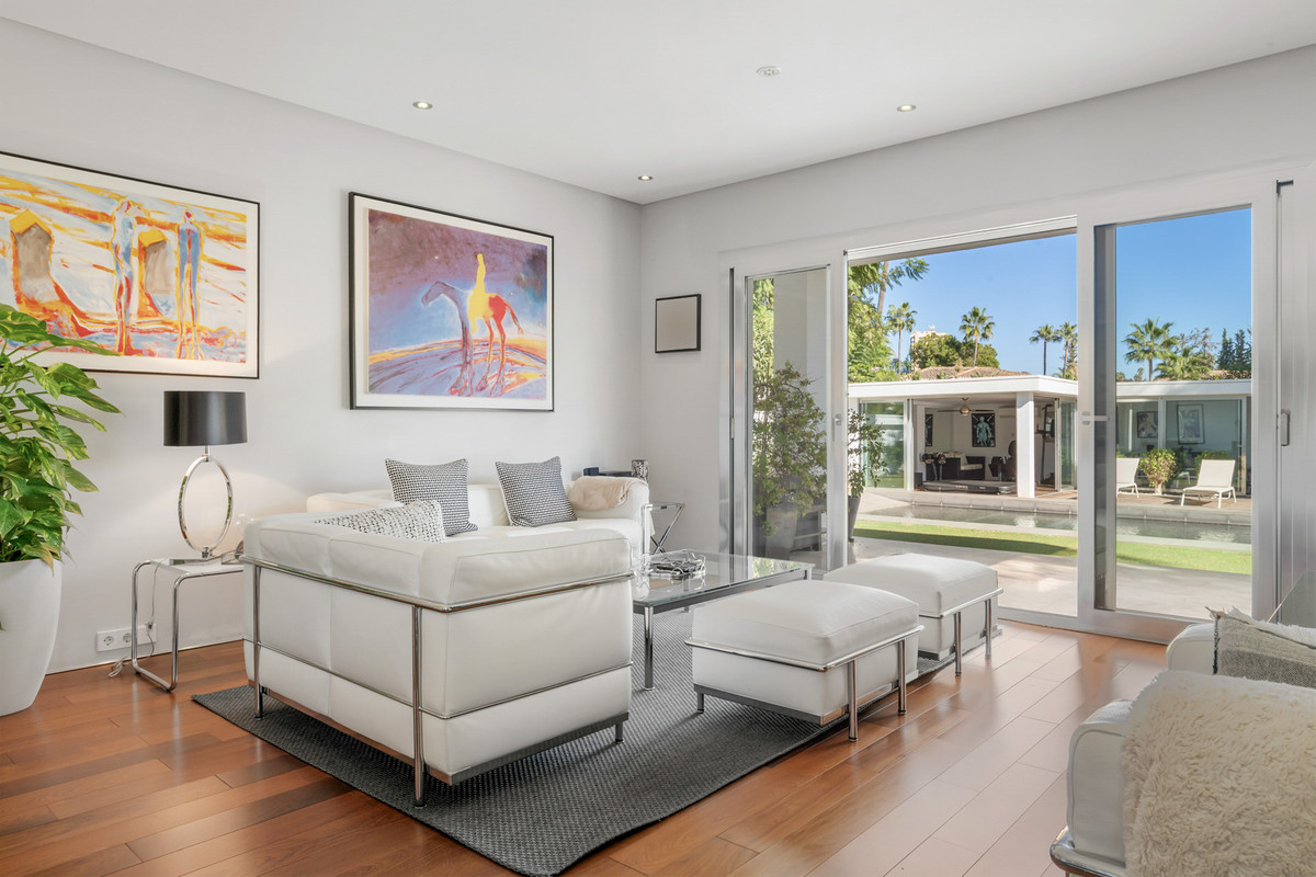 Se vende Villa - Chalet de 4 dormitorios en Costa Del Sol, Málaga, España