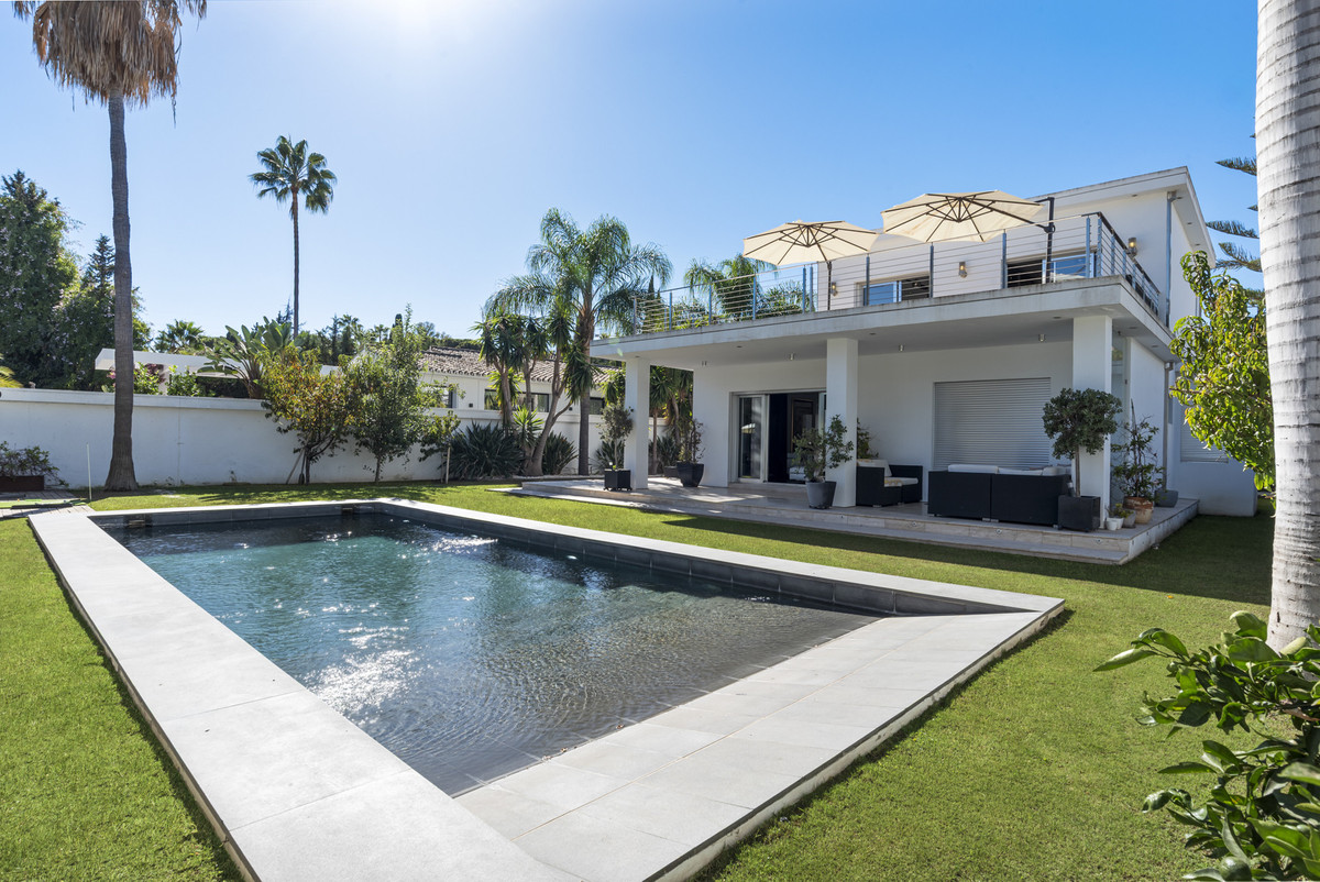 Se vende Villa - Chalet de 4 dormitorios en Costa Del Sol, Málaga, España