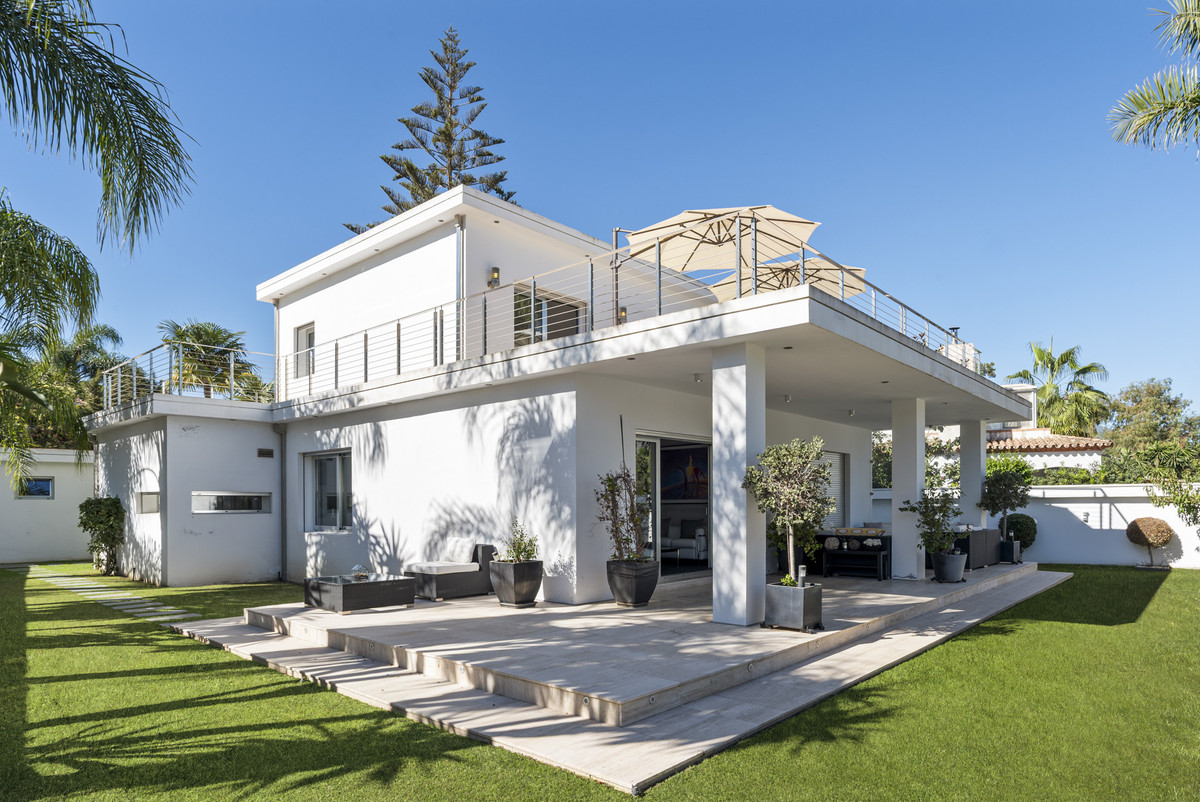 Se vende Villa - Chalet de 4 dormitorios en Costa Del Sol, Málaga, España