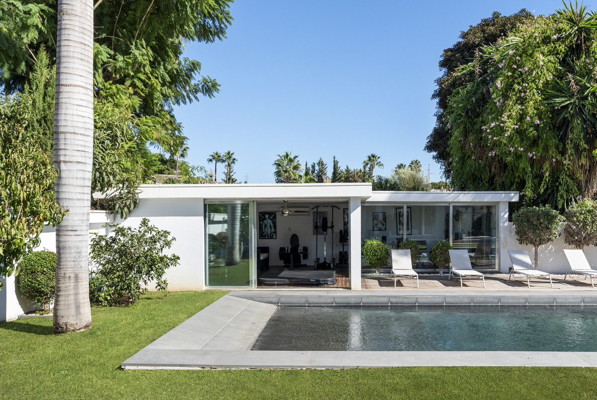 Se vende Villa - Chalet de 4 dormitorios en Costa Del Sol, Málaga, España