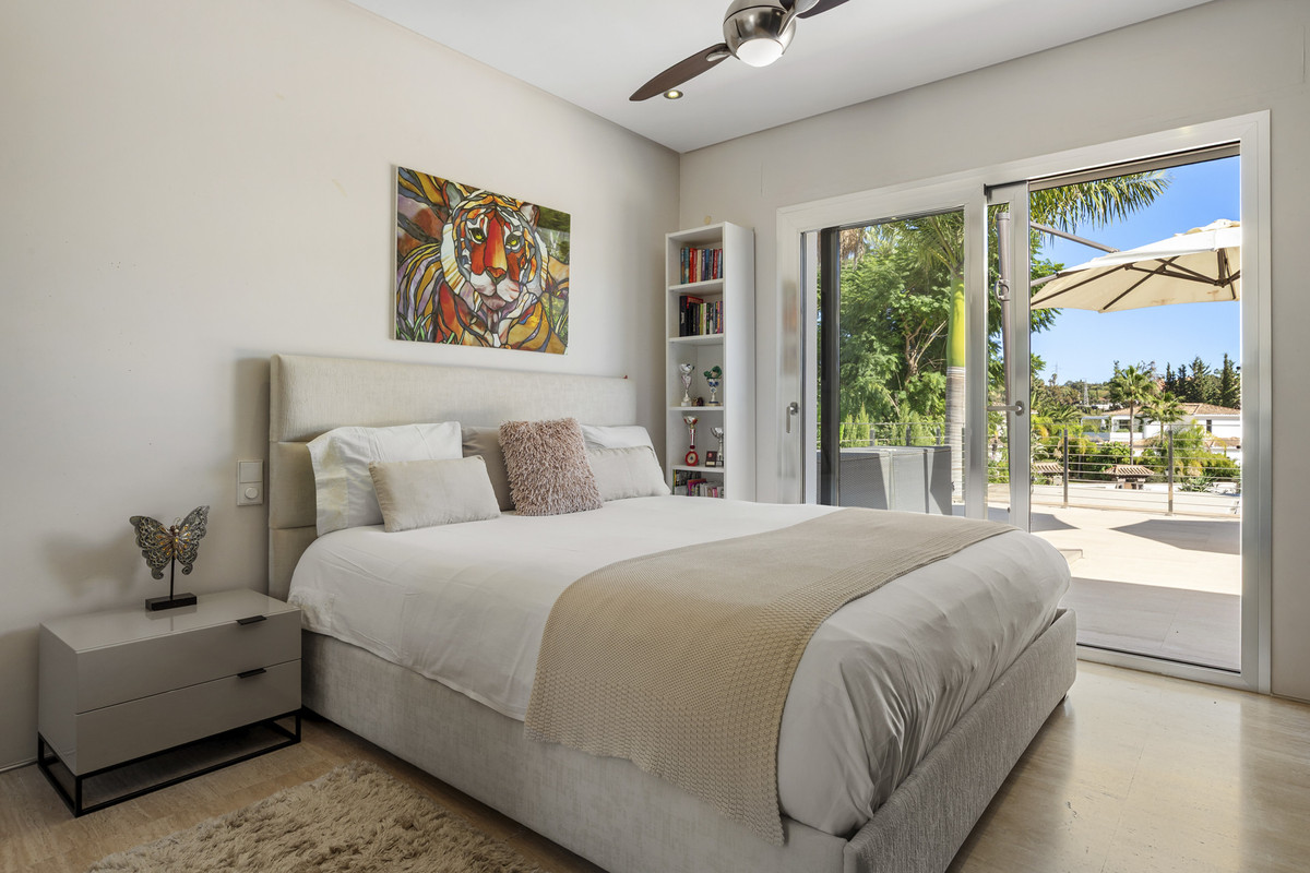 Se vende Villa - Chalet de 4 dormitorios en Costa Del Sol, Málaga, España