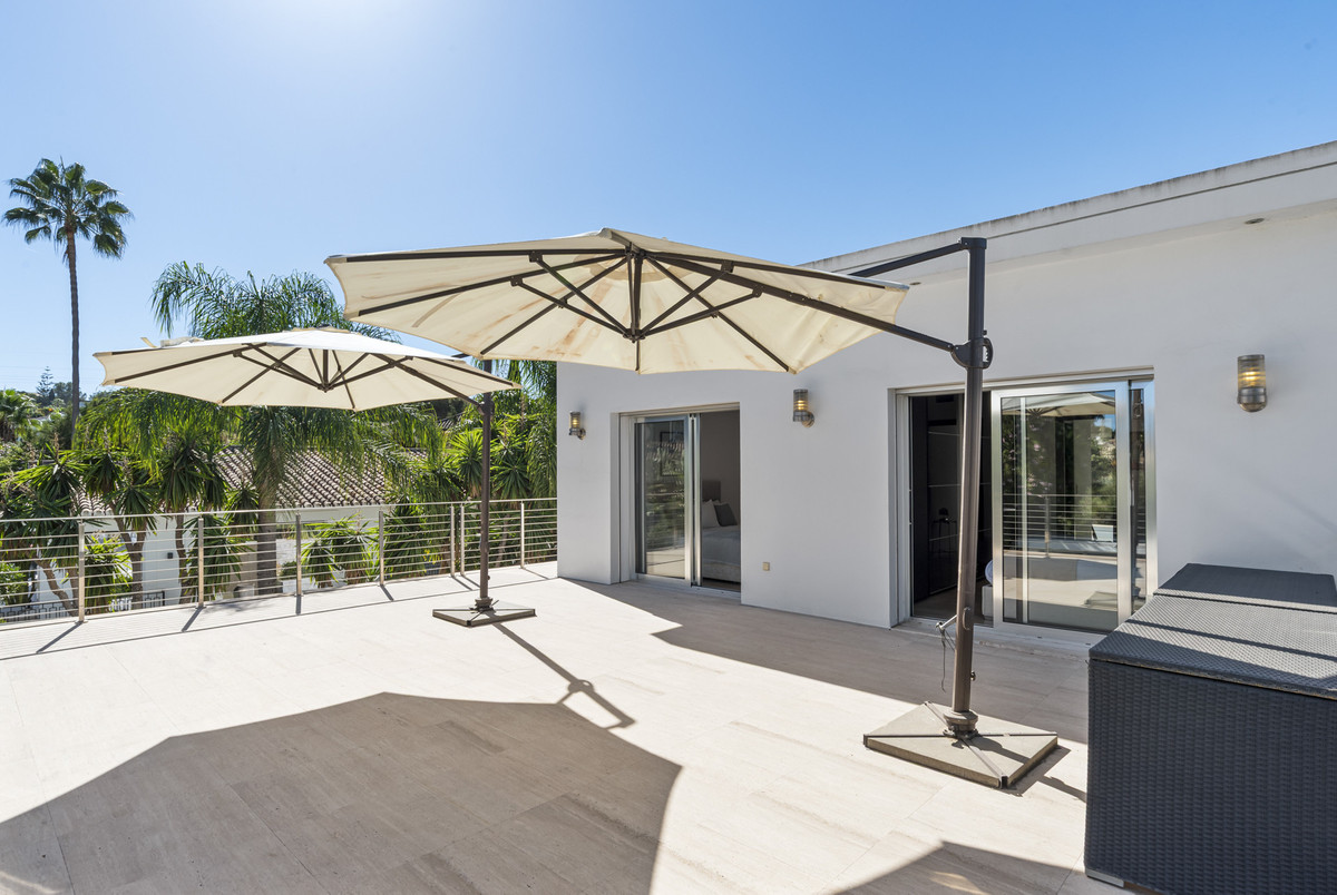 Se vende Villa - Chalet de 4 dormitorios en Costa Del Sol, Málaga, España