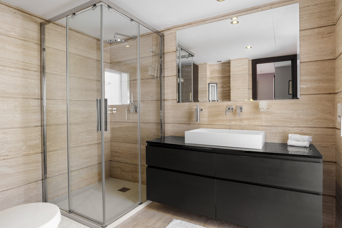 Se vende Villa - Chalet de 4 dormitorios en Costa Del Sol, Málaga, España