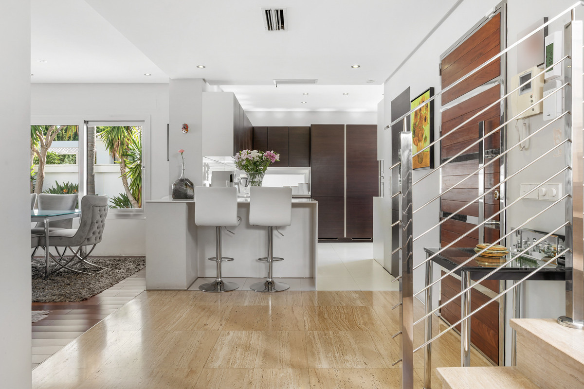 Se vende Villa - Chalet de 4 dormitorios en Costa Del Sol, Málaga, España