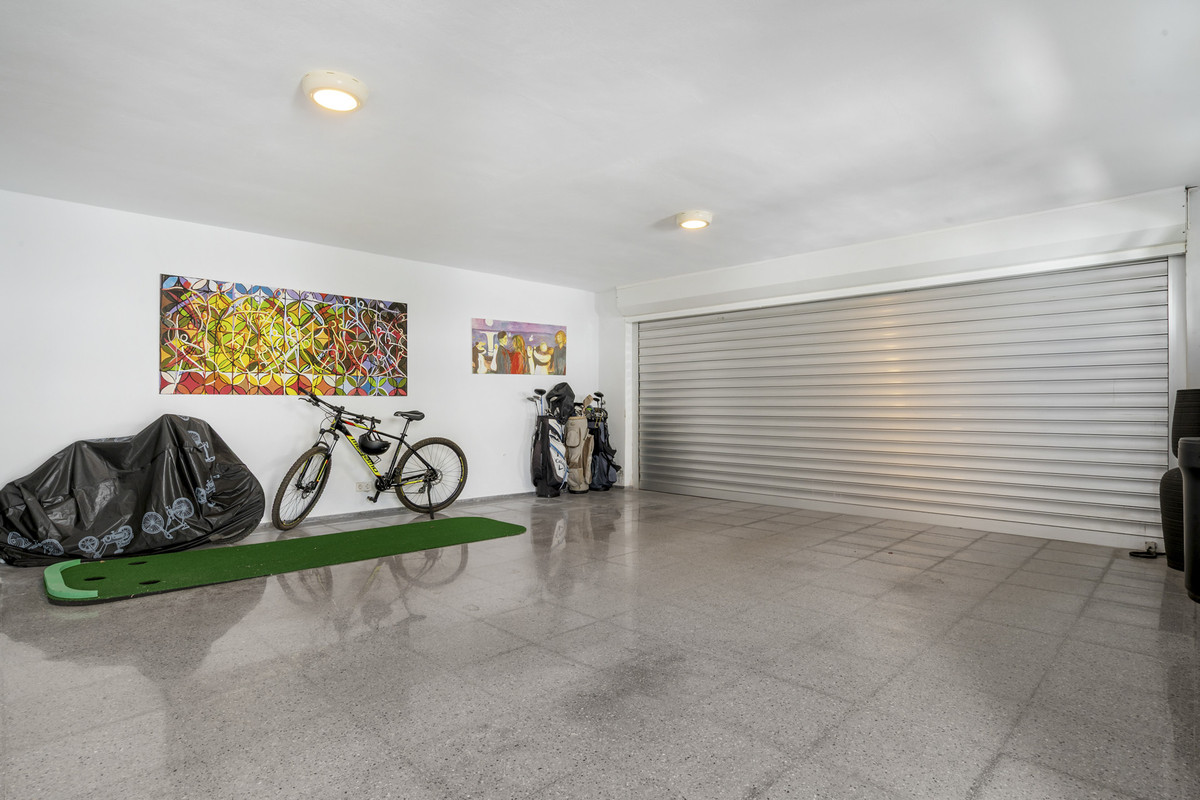 Se vende Villa - Chalet de 4 dormitorios en Costa Del Sol, Málaga, España