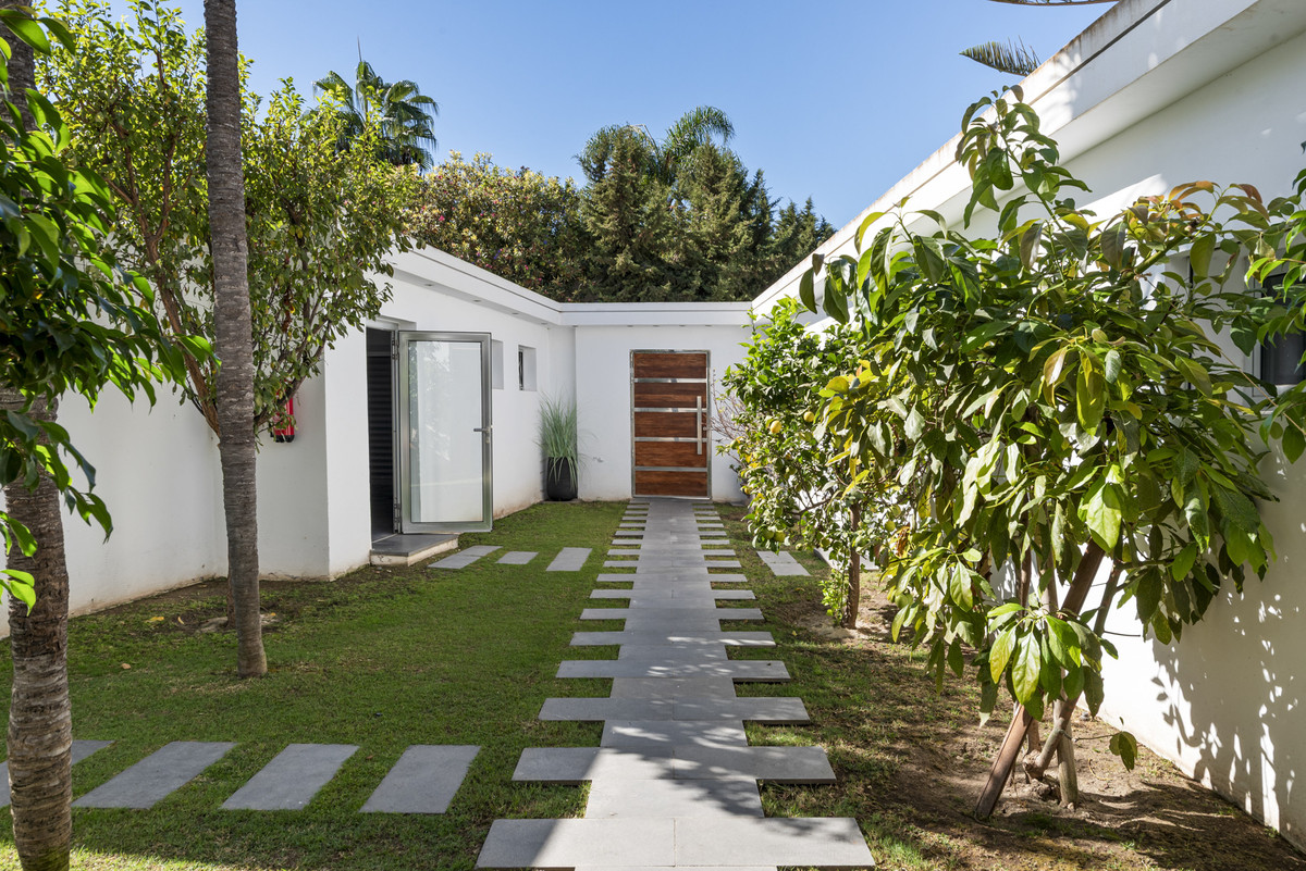 Se vende Villa - Chalet de 4 dormitorios en Costa Del Sol, Málaga, España