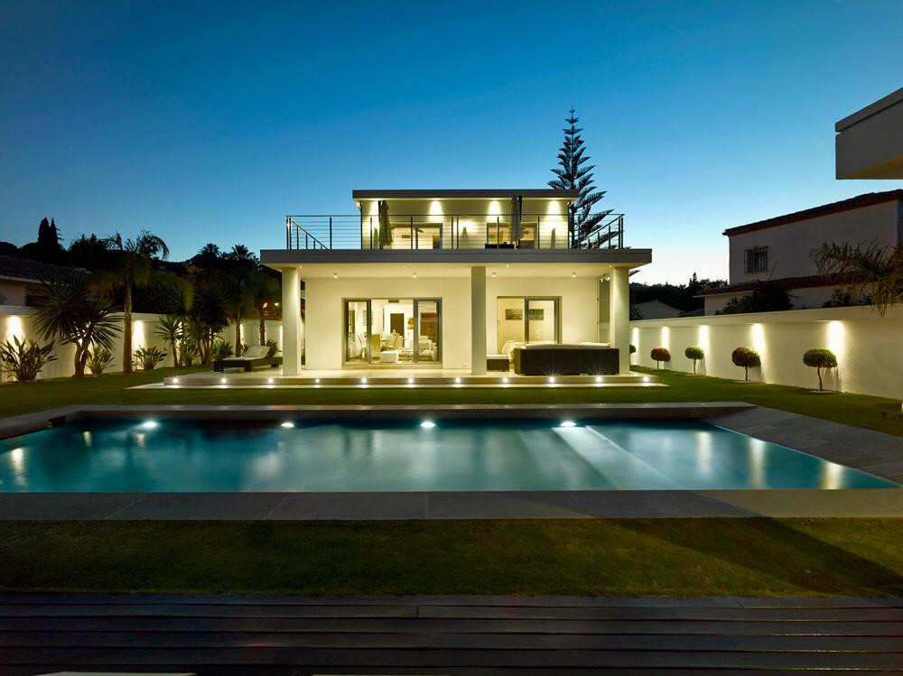 Se vende Villa - Chalet de 4 dormitorios en Costa Del Sol, Málaga, España