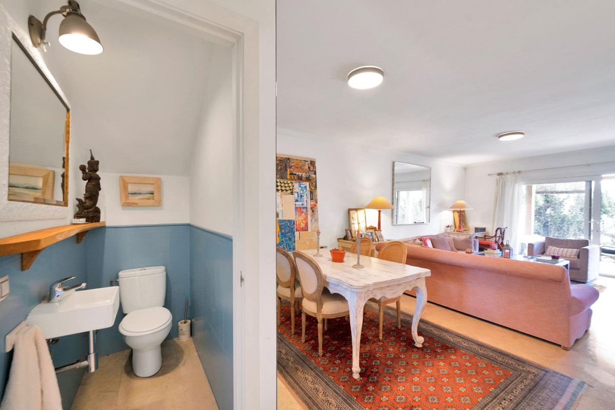 4 Bed Townhouse for sale in Nagüeles Costa Del Sol, Málaga, Spain