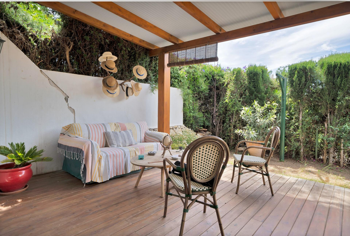 4 Bed Townhouse for sale in Nagüeles Costa Del Sol, Málaga, Spain