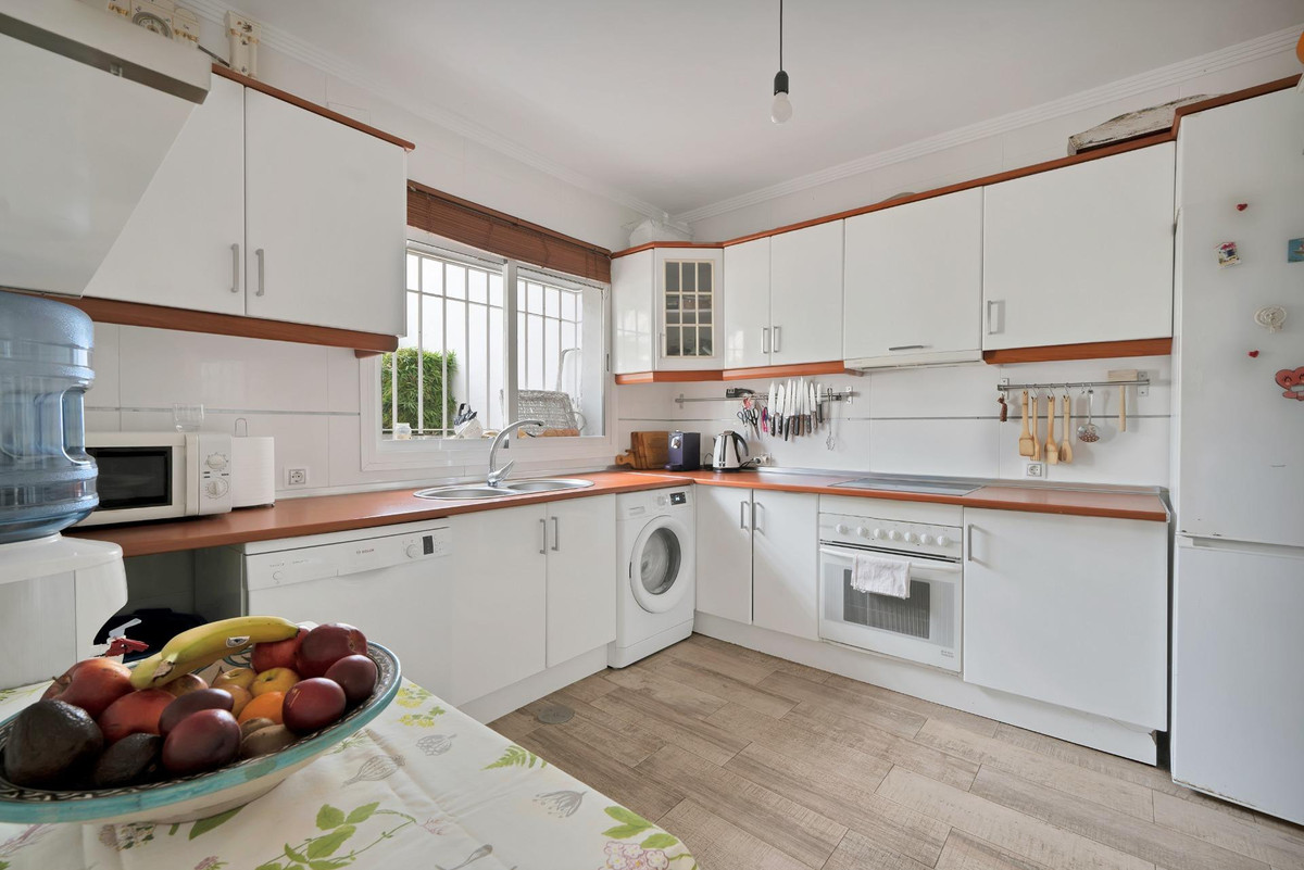 4 Bed Townhouse for sale in Nagüeles Costa Del Sol, Málaga, Spain