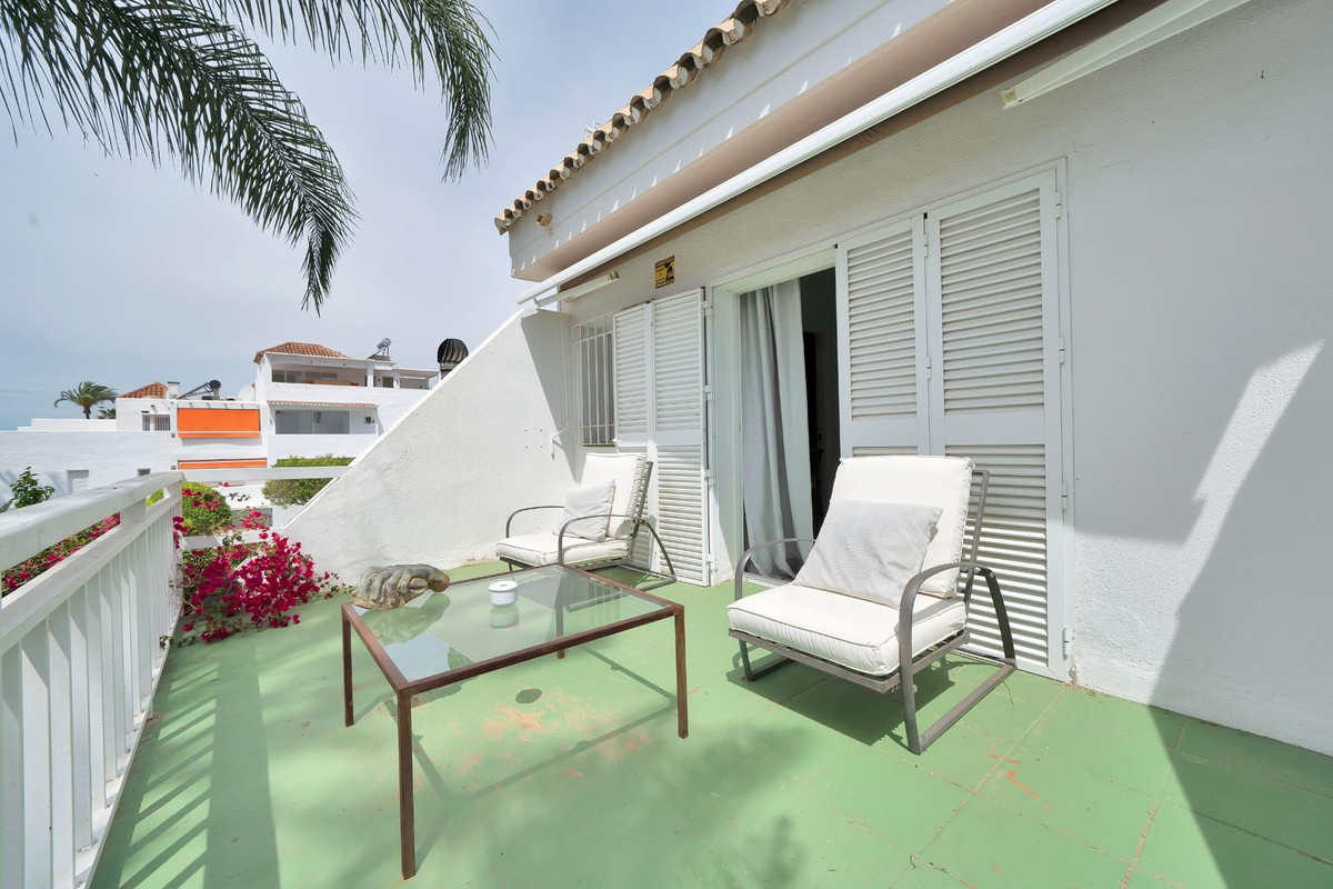 4 Bed Townhouse for sale in Nagüeles Costa Del Sol, Málaga, Spain