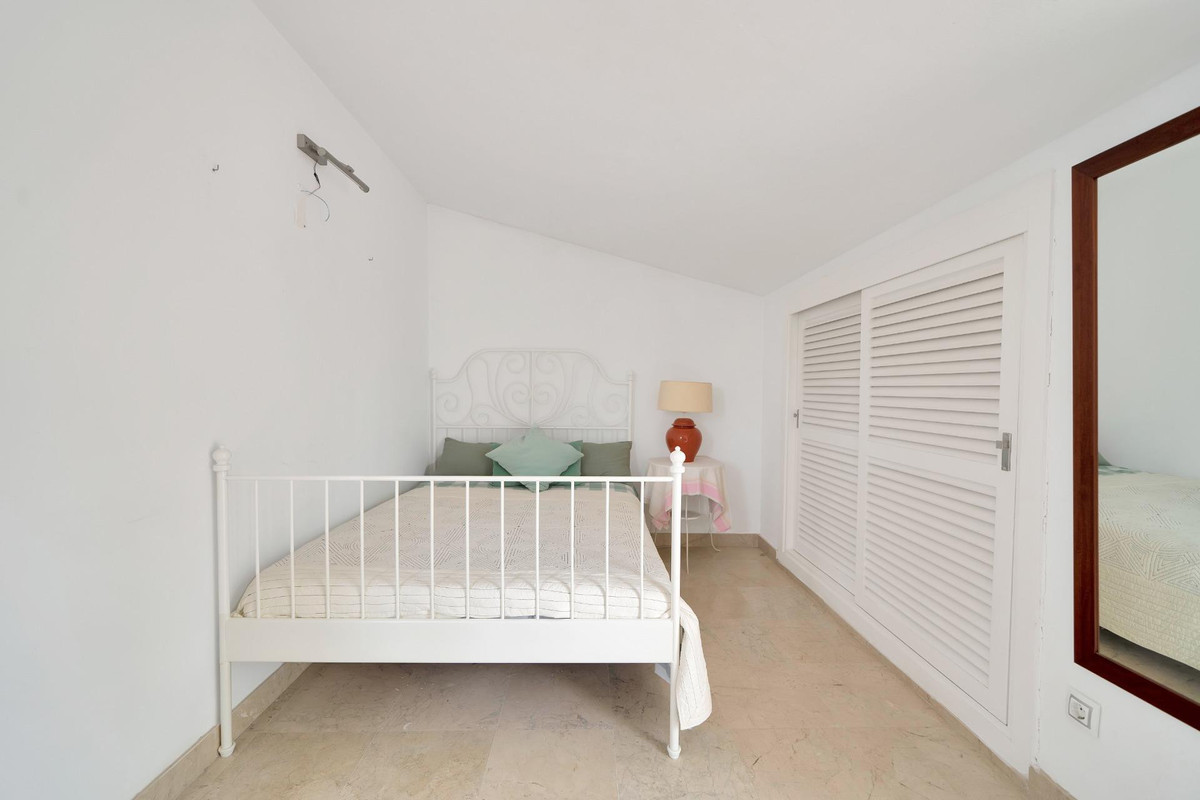4 Bed Townhouse for sale in Nagüeles Costa Del Sol, Málaga, Spain