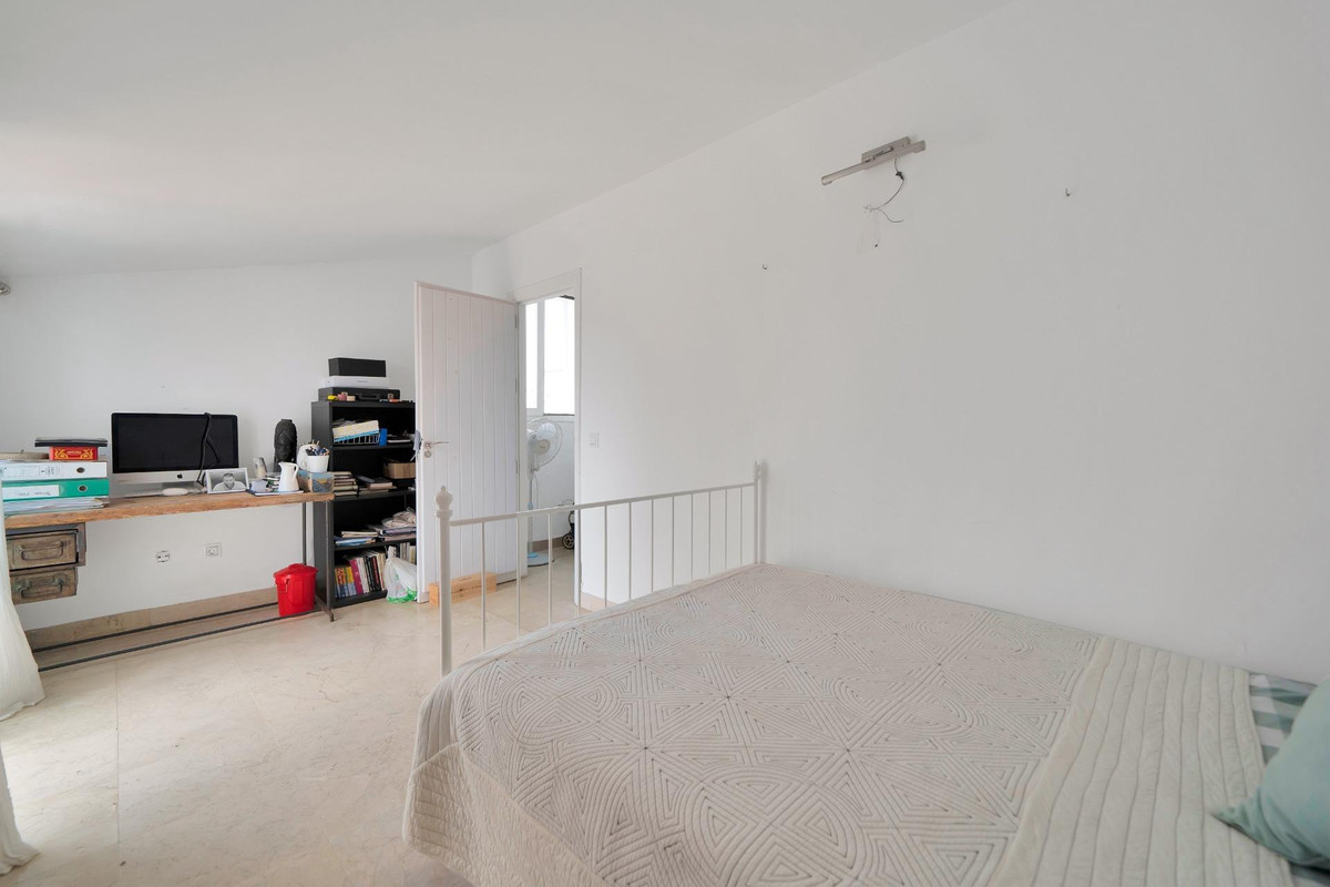 4 Bed Townhouse for sale in Nagüeles Costa Del Sol, Málaga, Spain