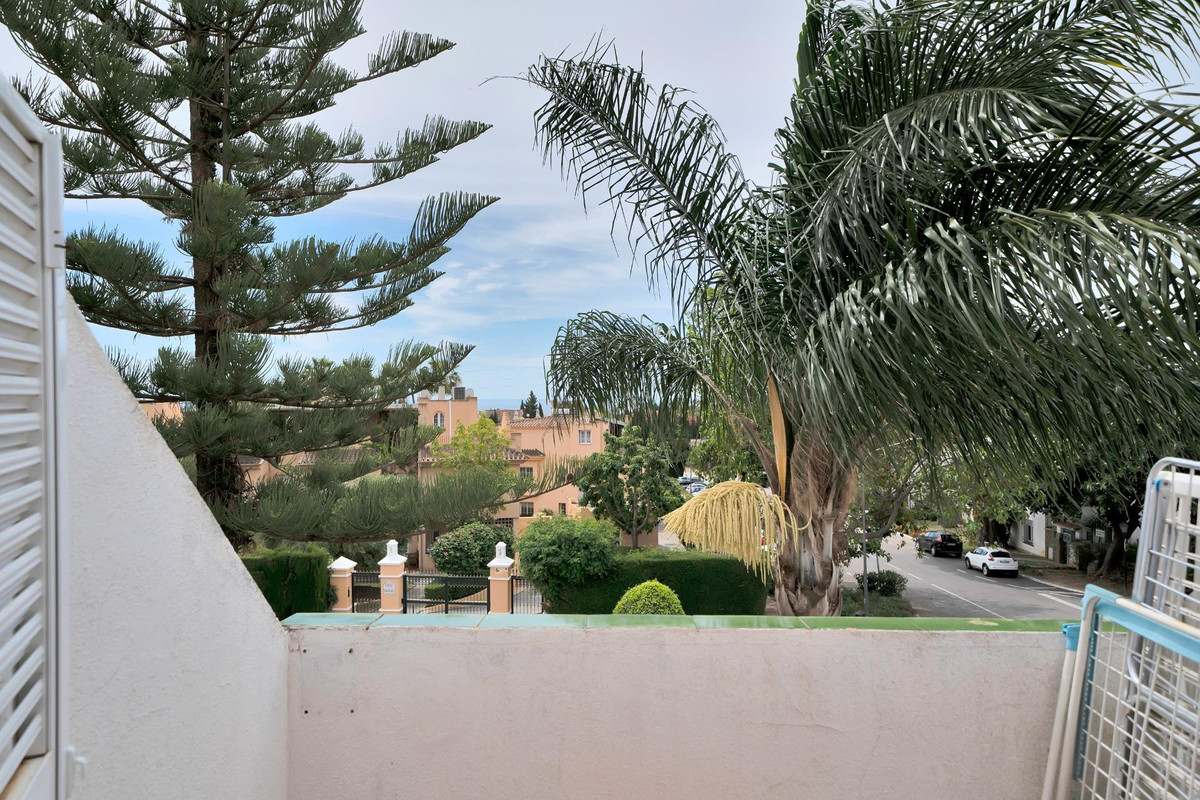 4 Bed Townhouse for sale in Nagüeles Costa Del Sol, Málaga, Spain