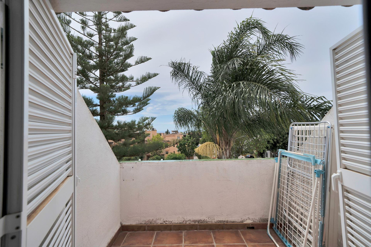 4 Bed Townhouse for sale in Nagüeles Costa Del Sol, Málaga, Spain