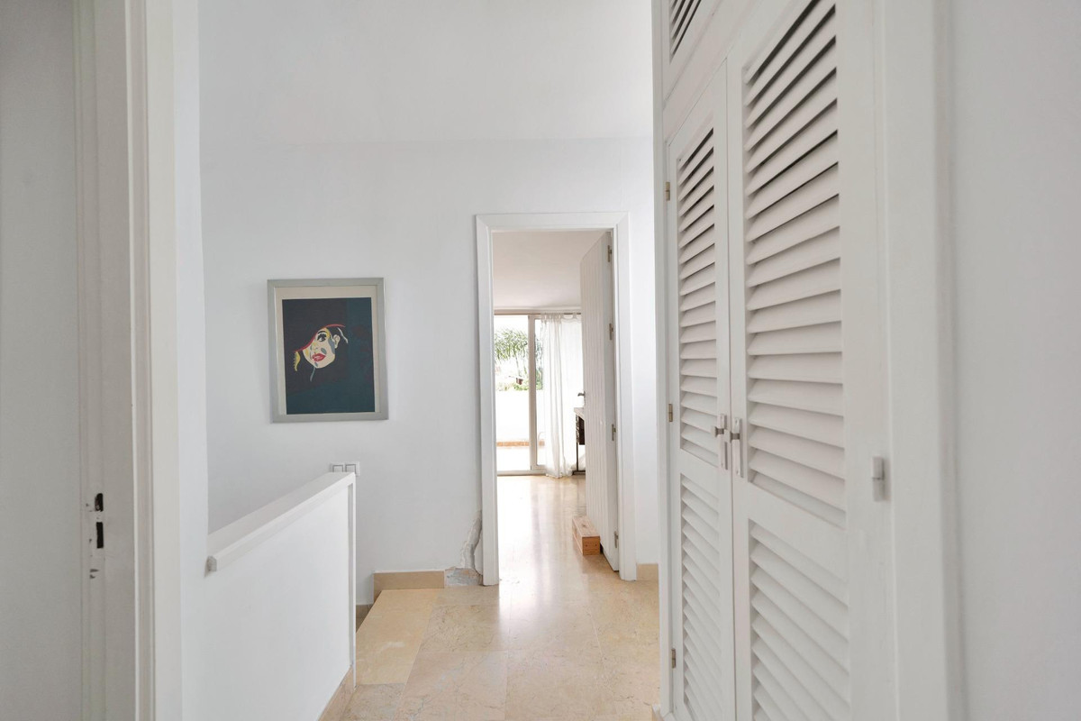 4 Bed Townhouse for sale in Nagüeles Costa Del Sol, Málaga, Spain
