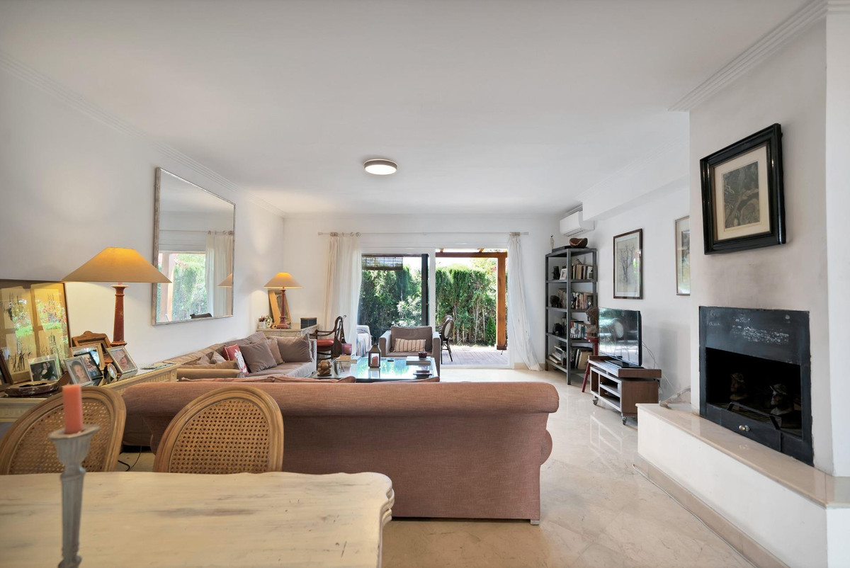 4 Bed Townhouse for sale in Nagüeles Costa Del Sol, Málaga, Spain