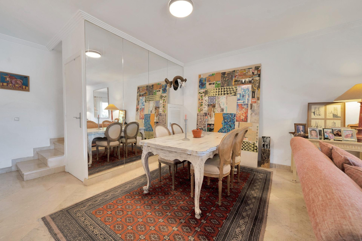 4 Bed Townhouse for sale in Nagüeles Costa Del Sol, Málaga, Spain