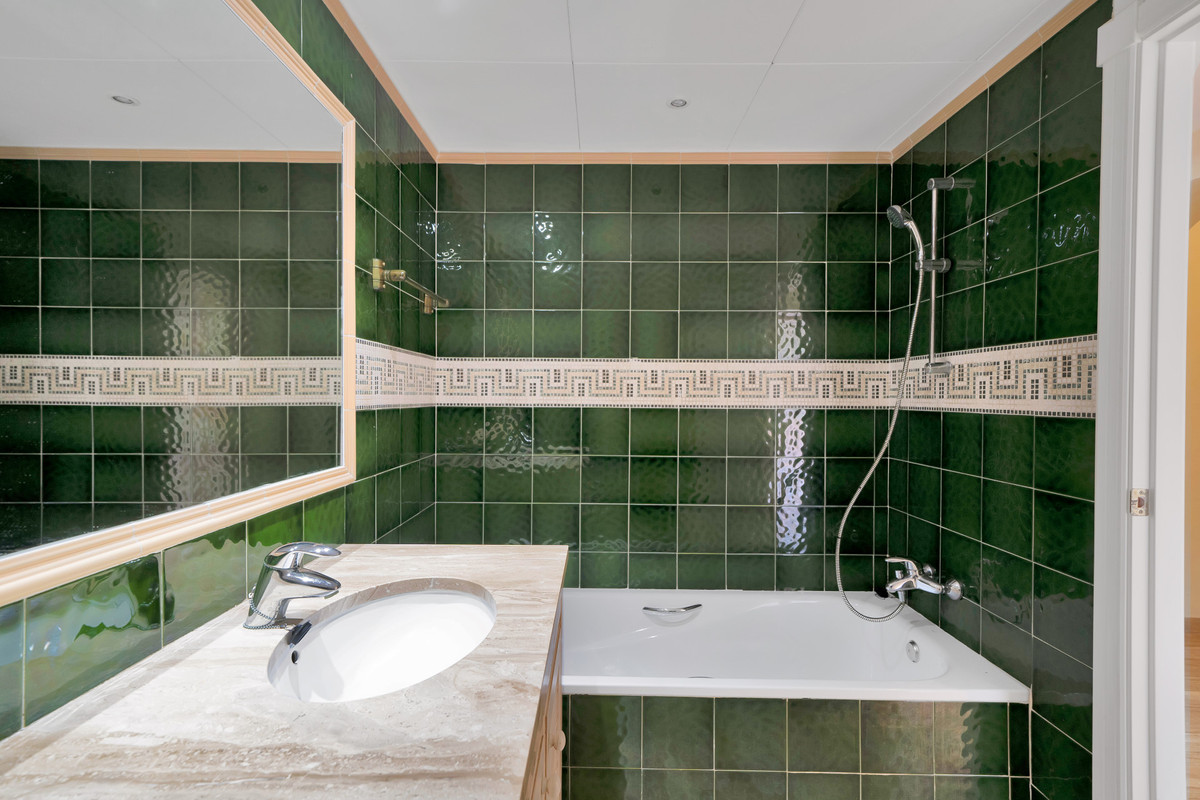 Se vende Apartamento Planta Baja de 2 dormitorios en Costa Del Sol, Málaga, España