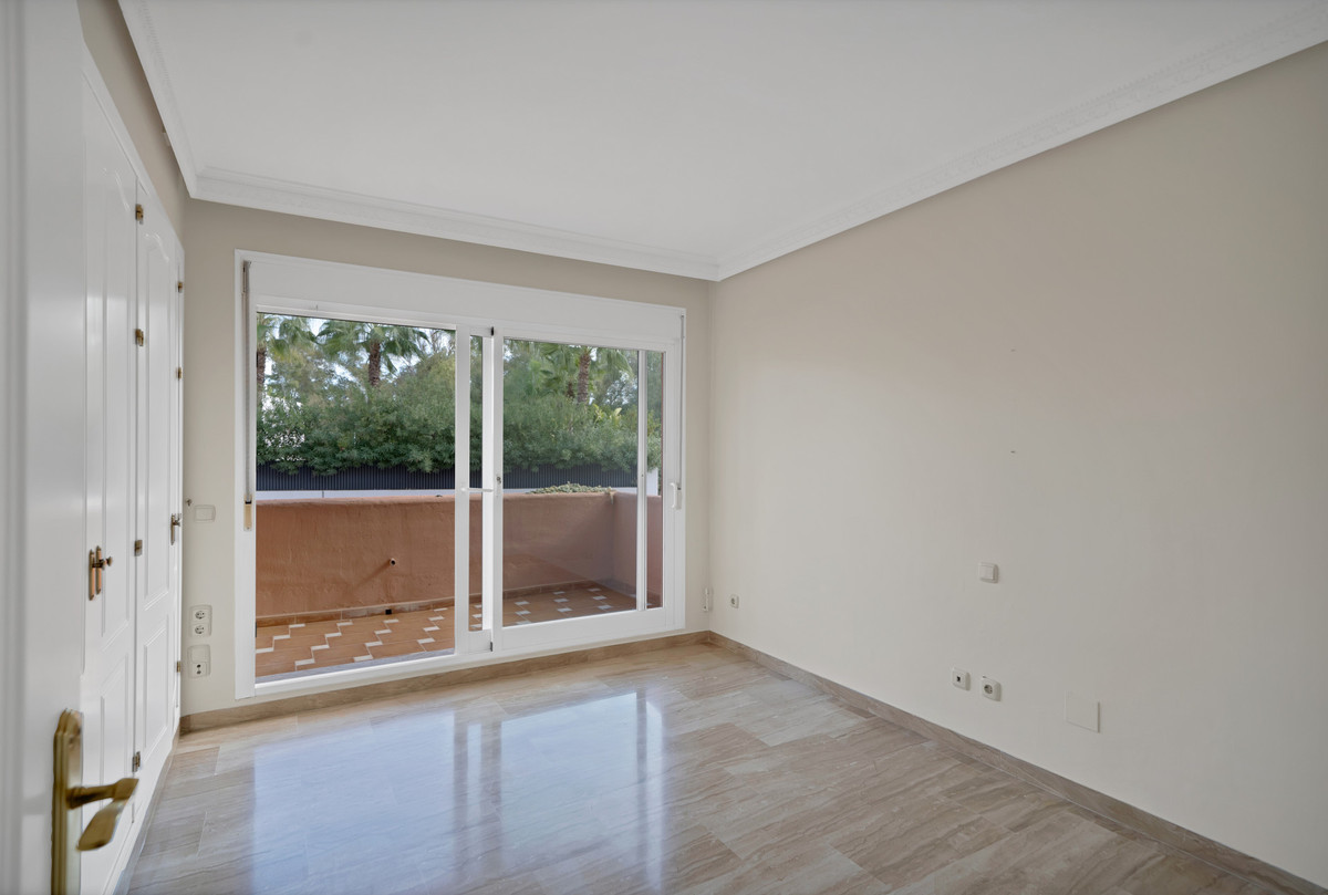 Se vende Apartamento Planta Baja de 2 dormitorios en Costa Del Sol, Málaga, España