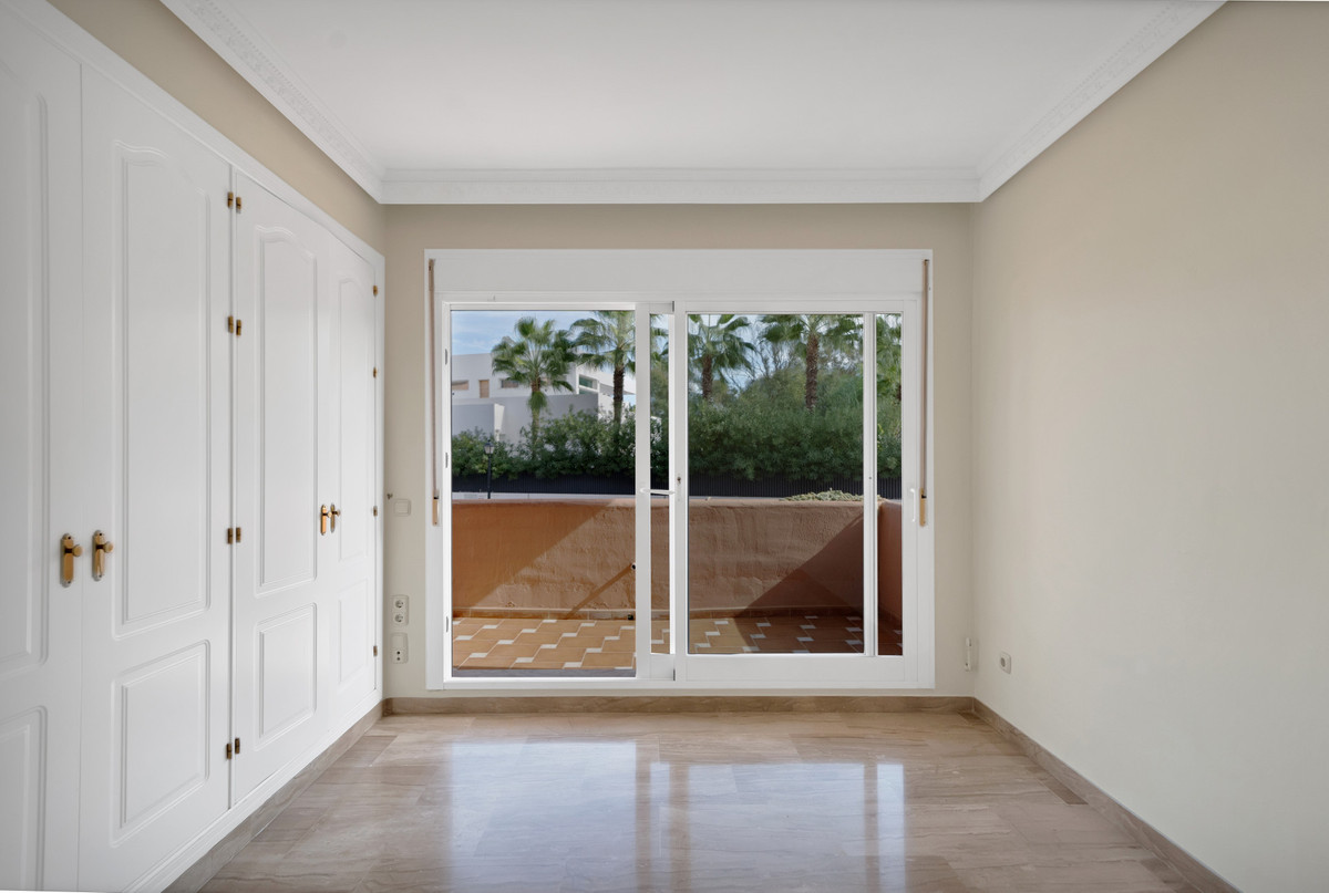 Se vende Apartamento Planta Baja de 2 dormitorios en Costa Del Sol, Málaga, España