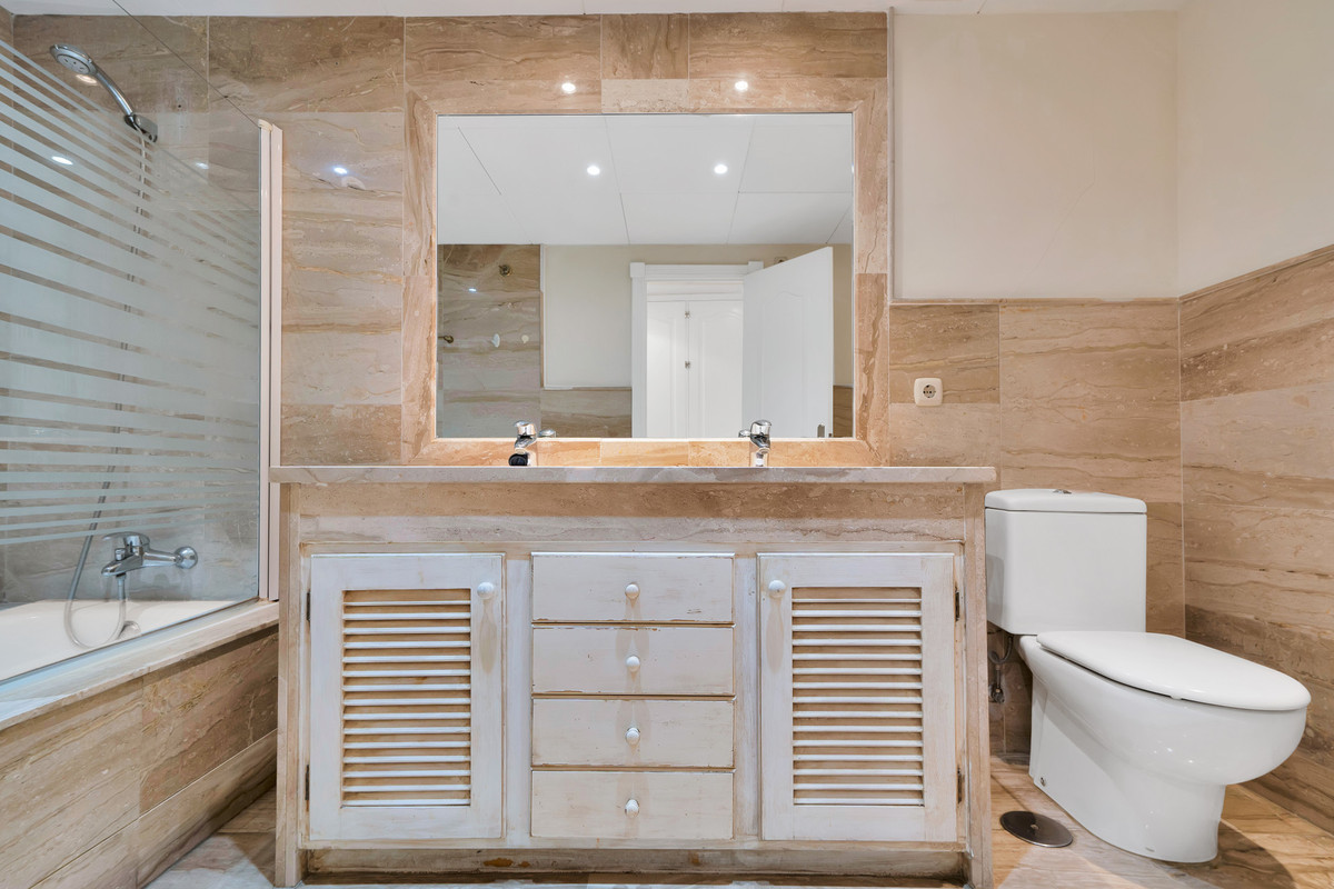 Se vende Apartamento Planta Baja de 2 dormitorios en Costa Del Sol, Málaga, España