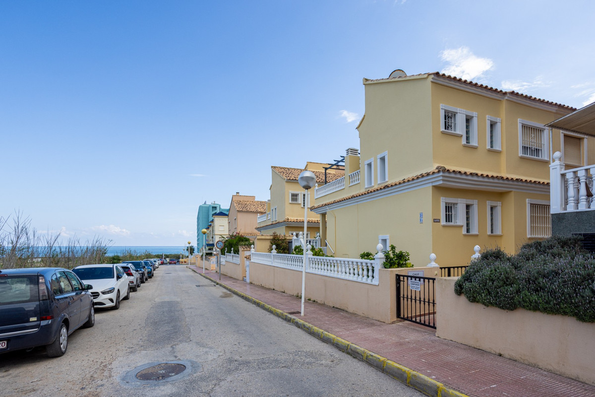 Se vende Villa - Chalet de 2 dormitorios en Costa Blanca, Alicante, España