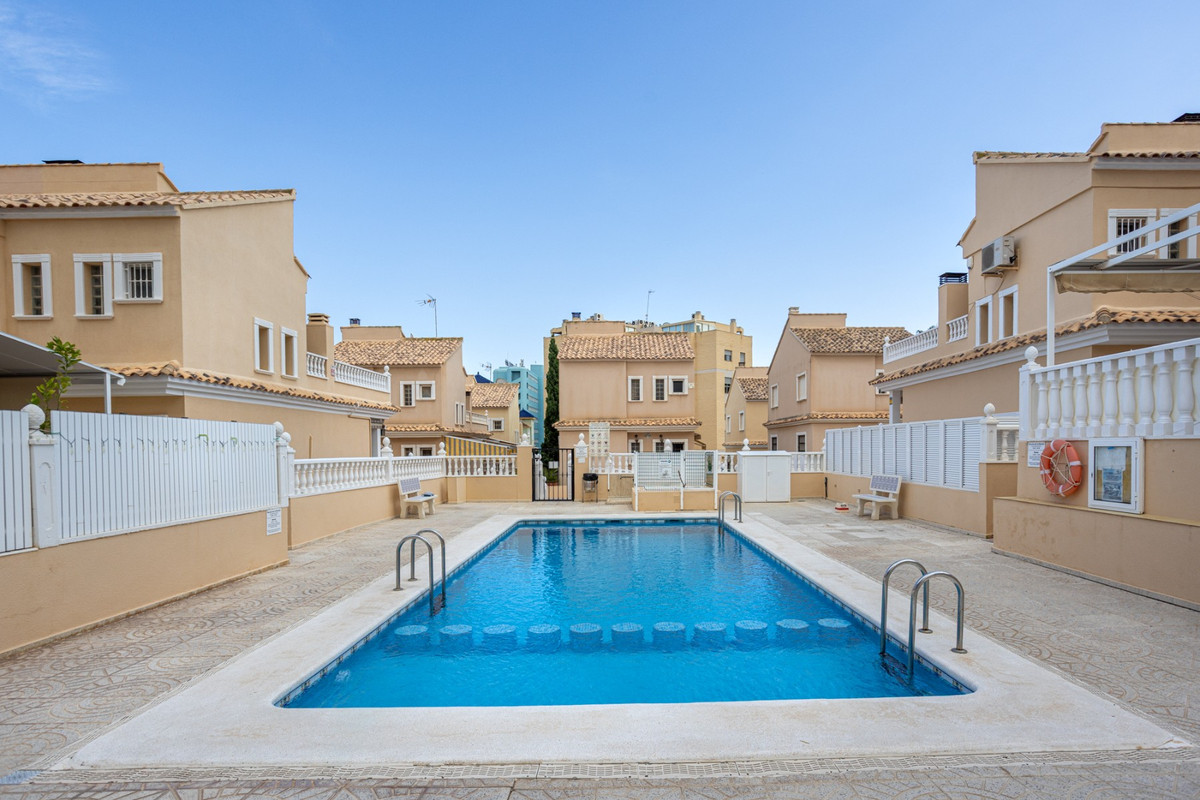 Se vende Villa - Chalet de 2 dormitorios en Costa Blanca, Alicante, España