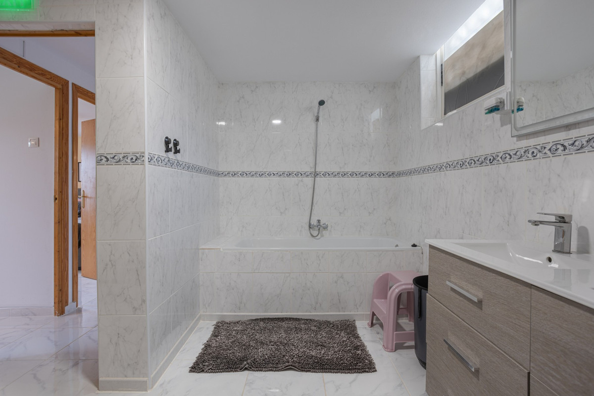 Se vende Finca - Cortijo de 5 dormitorios en Costa Blanca, Alicante, España