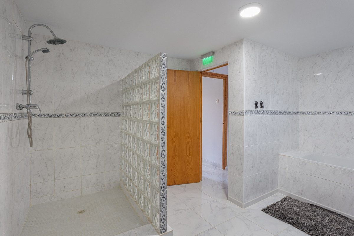 Se vende Finca - Cortijo de 5 dormitorios en Costa Blanca, Alicante, España
