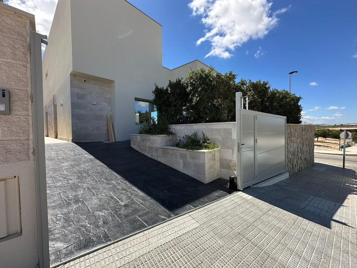 4 Bed Townhouse for sale in Benijofar Costa Blanca, Alicante, Spain