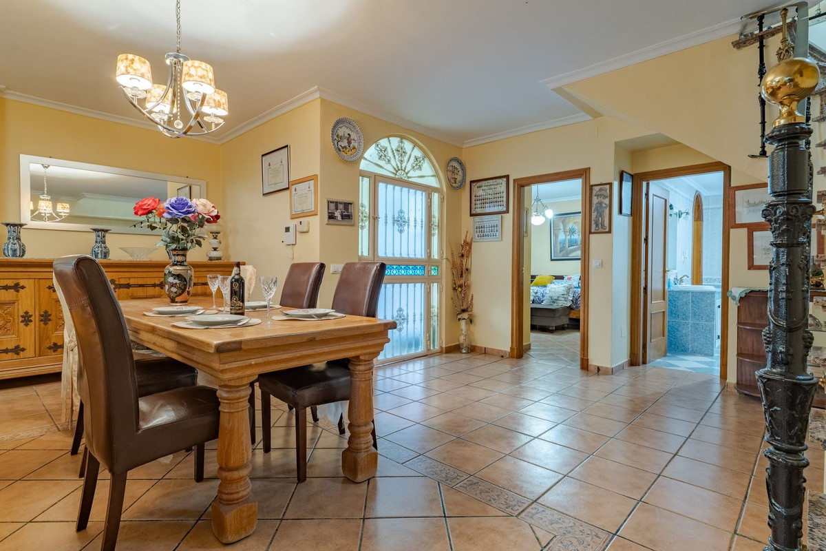 Se vende Villa - Chalet de 8 dormitorios en Costa Del Sol, Málaga, España