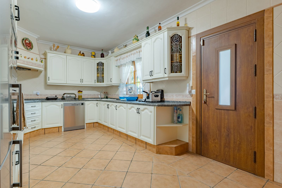 Se vende Villa - Chalet de 8 dormitorios en Costa Del Sol, Málaga, España