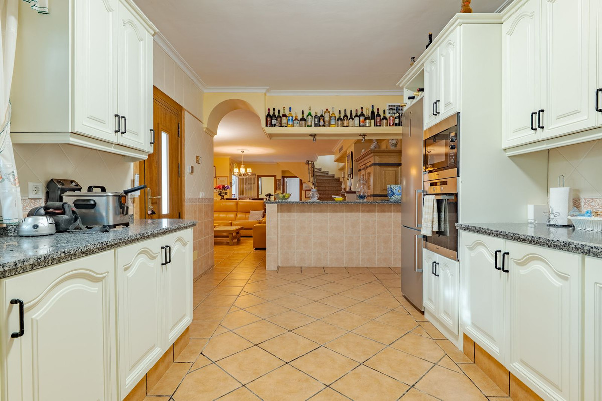 Se vende Villa - Chalet de 8 dormitorios en Costa Del Sol, Málaga, España